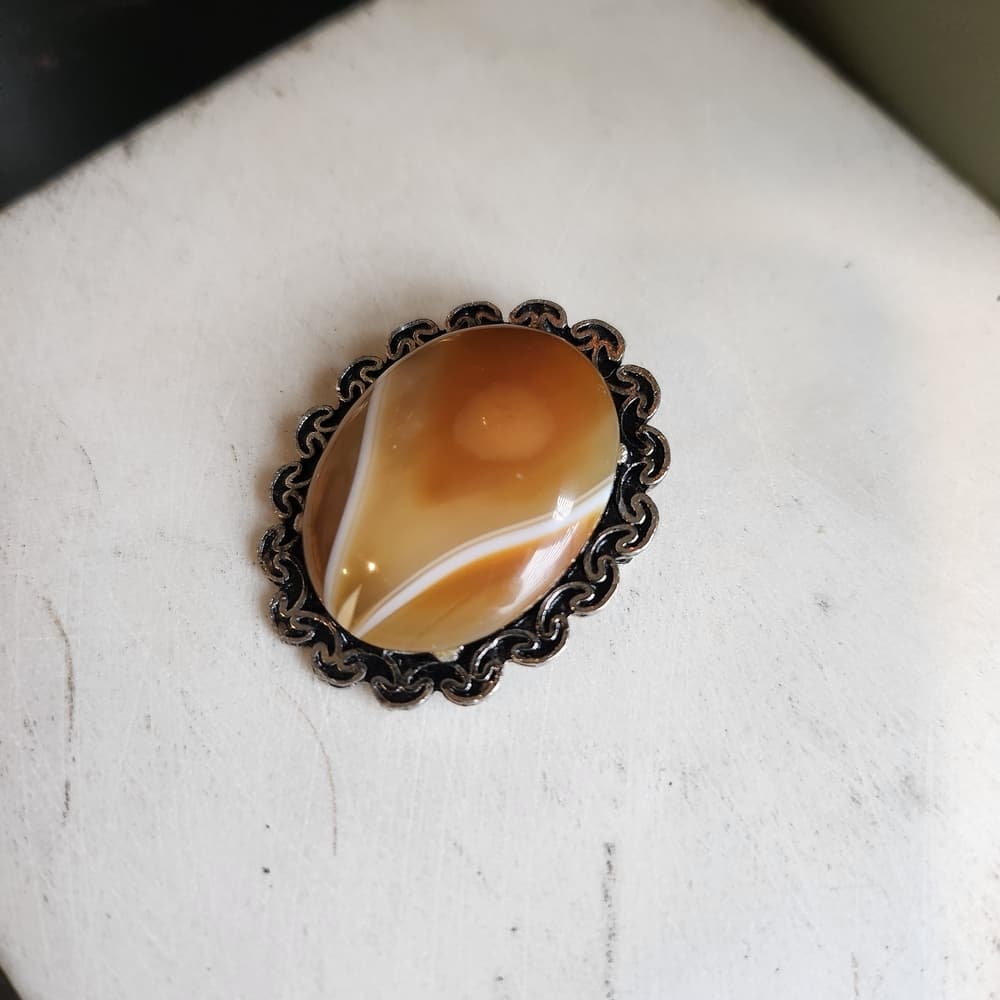 Scottish Style Carnelian Agate Silver Tone Pin