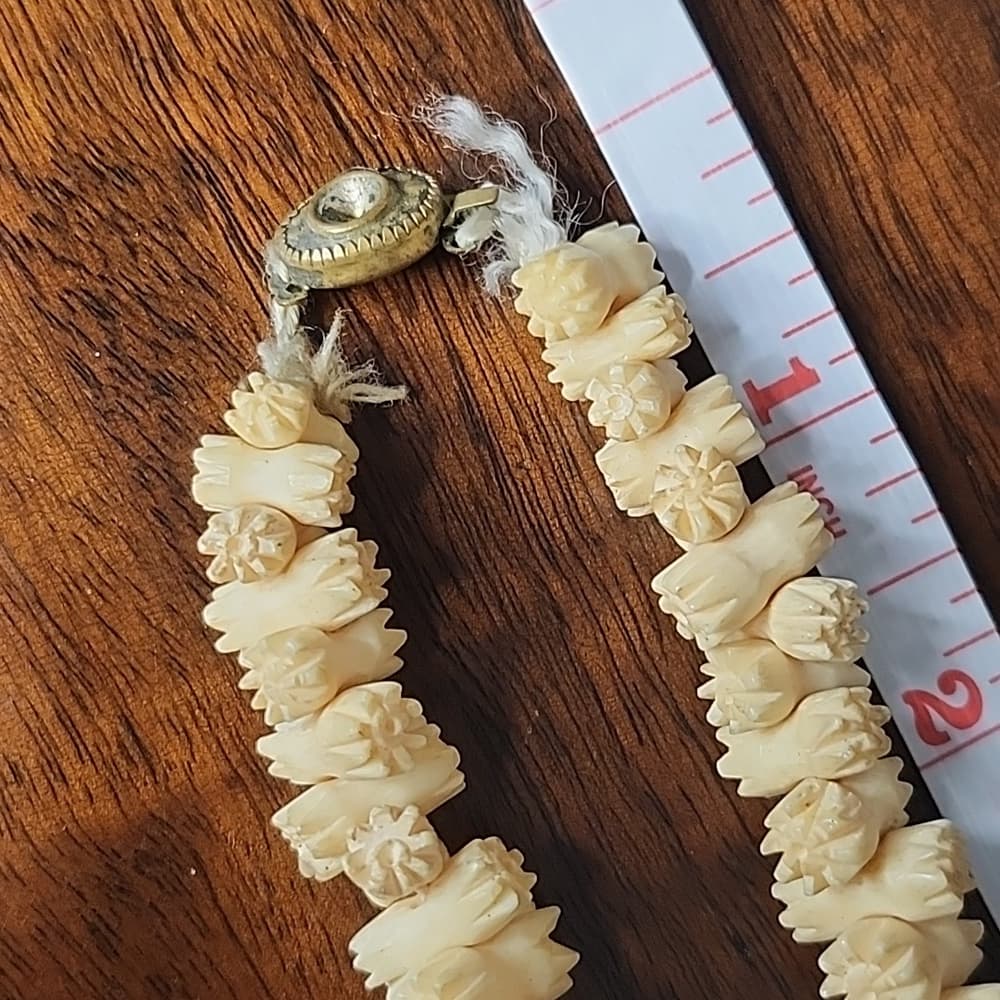 Vintage Carved Cream Bovine Bone Graduated Floral Necklace - Thumbnail 9