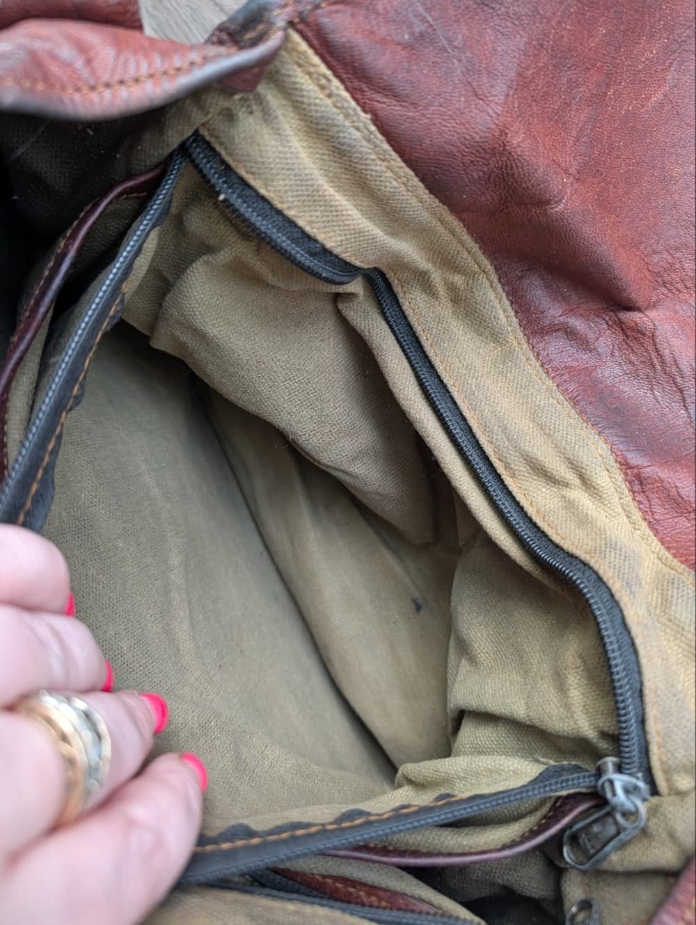 Vintage Komal's Rustic Well Loved Brown Genuine Leather Satchel Messenger Bag - Thumbnail 7