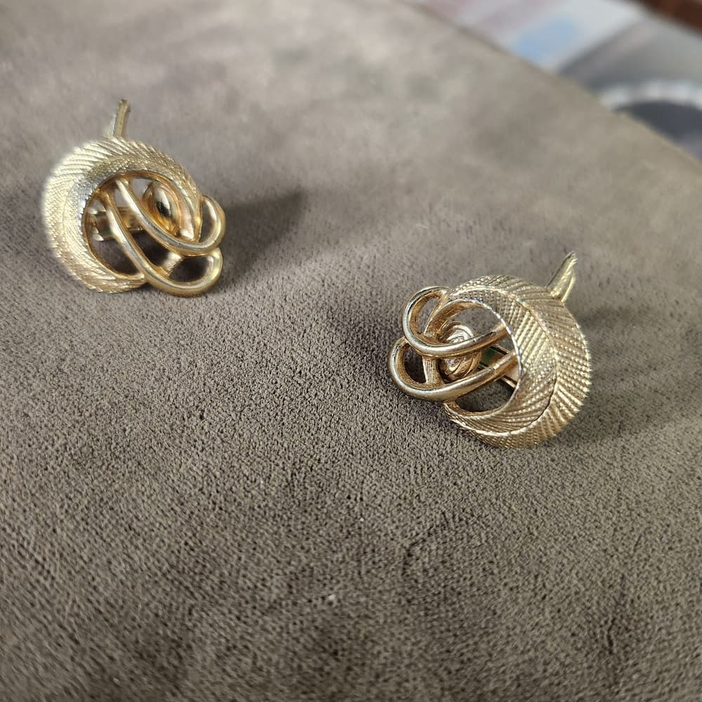 Sarah Coventry Canada Gold Tone Mid Century Knot Clip On Earrings - Thumbnail 6