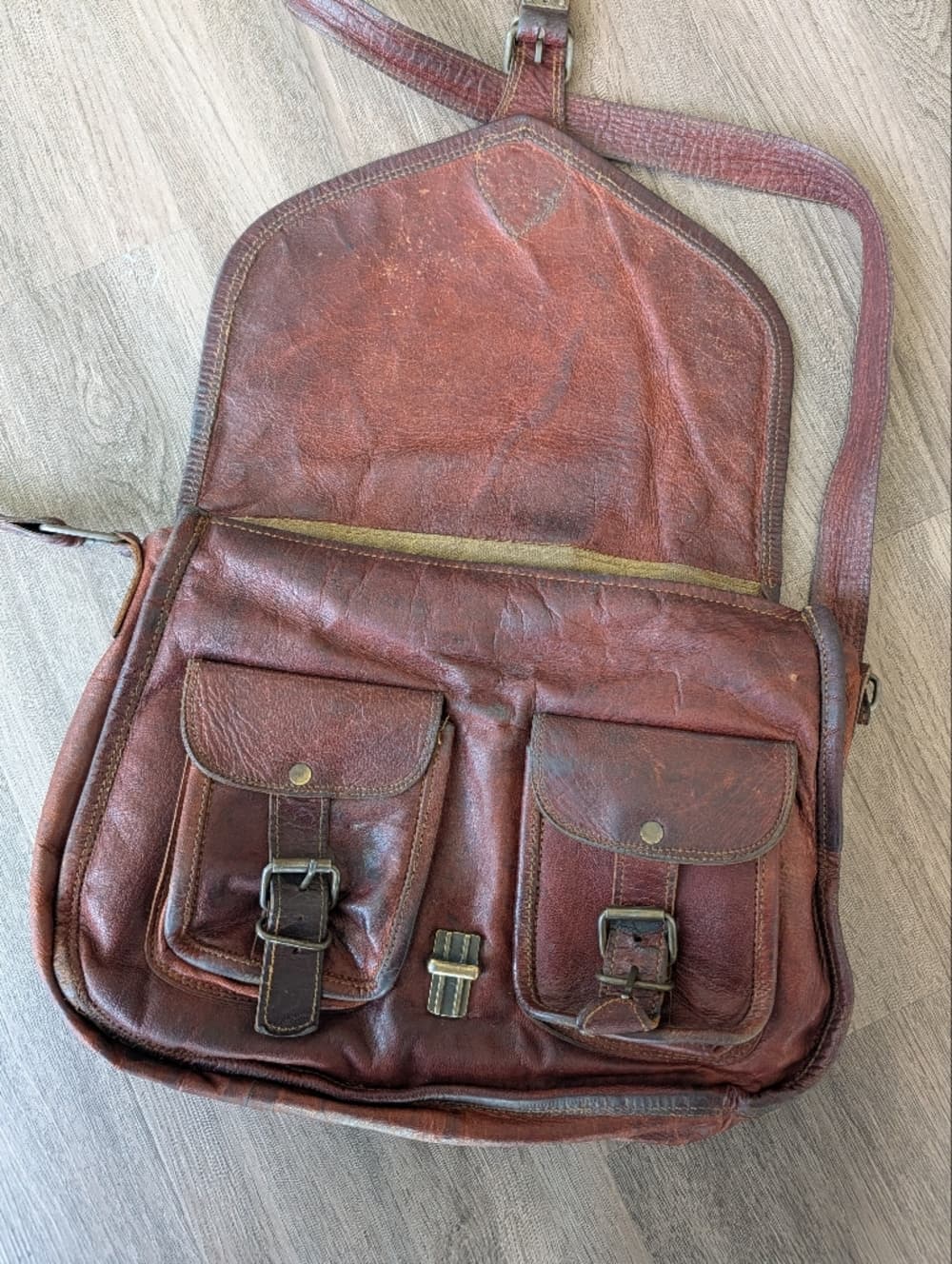 Vintage Komal's Rustic Well Loved Brown Genuine Leather Satchel Messenger Bag - Thumbnail 3