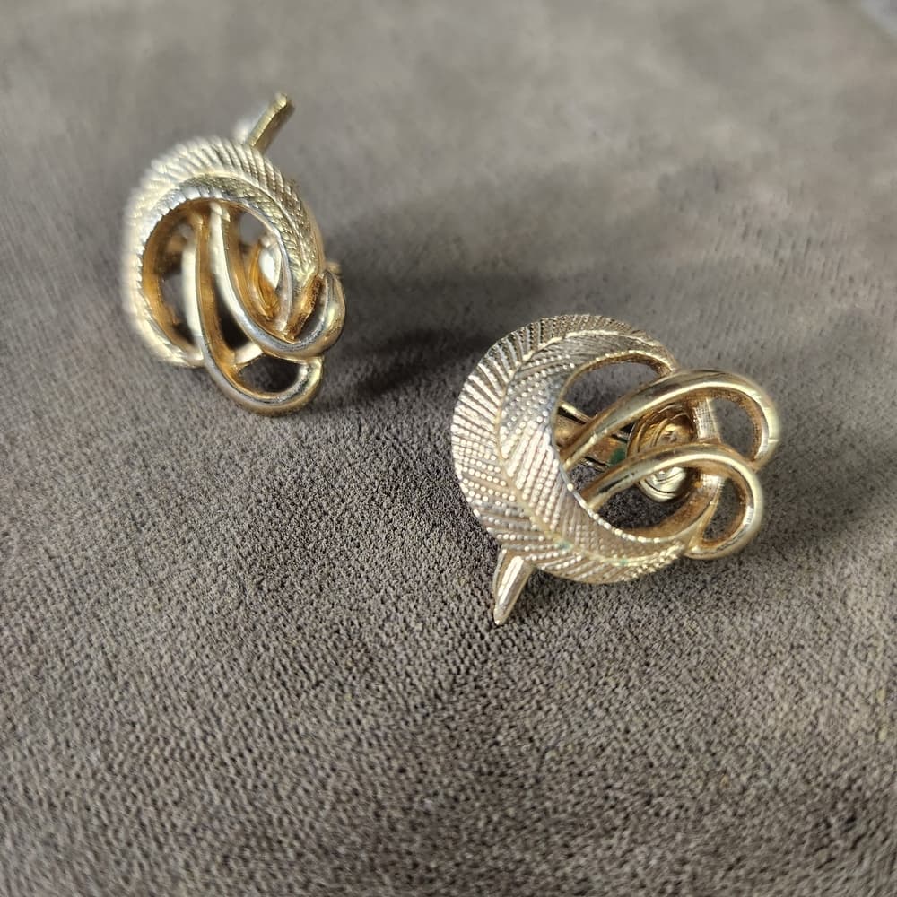 Sarah Coventry Canada Gold Tone Mid Century Knot Clip On Earrings - Thumbnail 7