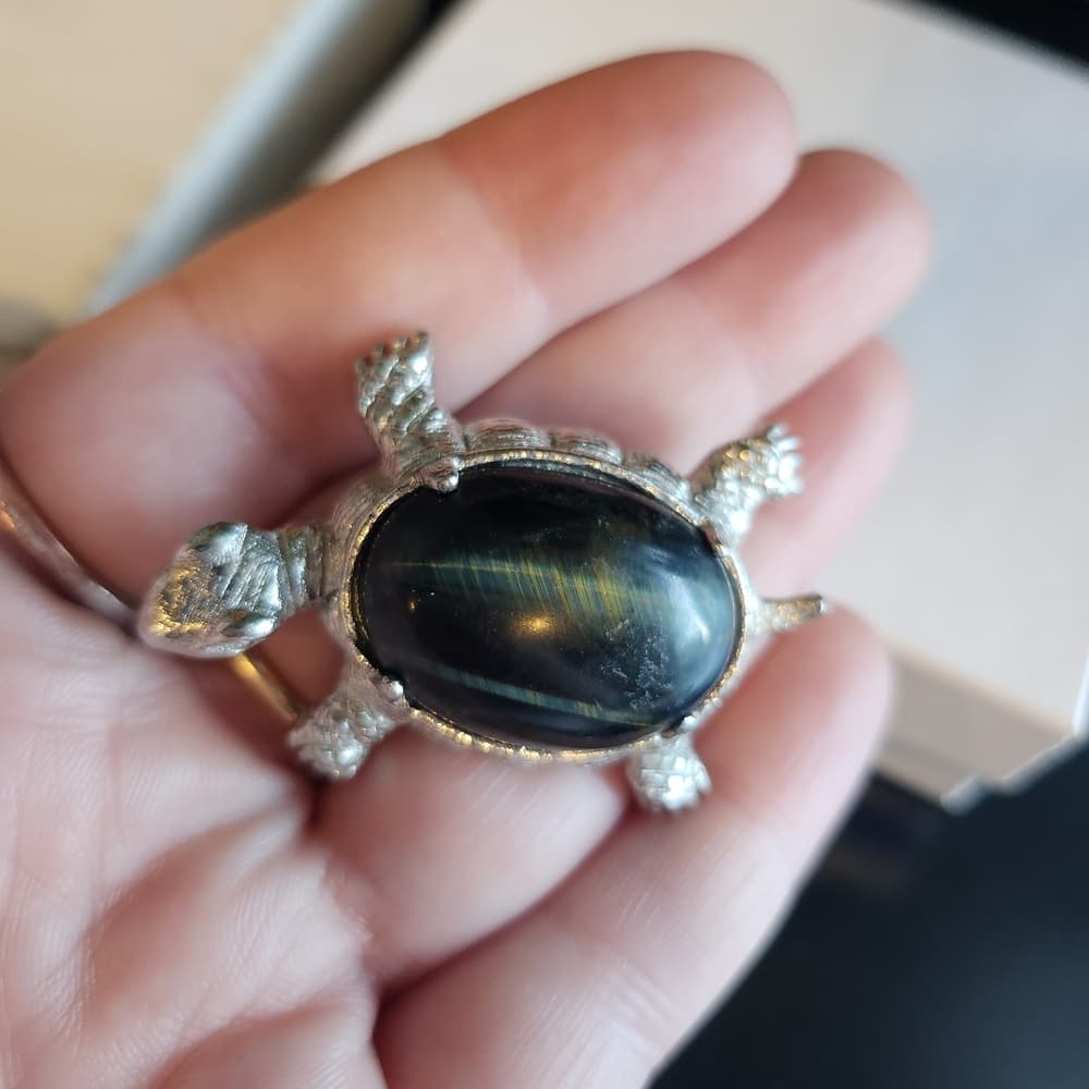 Silver Tone Turtle Brooch with Black Tiger's Eye Oval Stone Center - Thumbnail 6