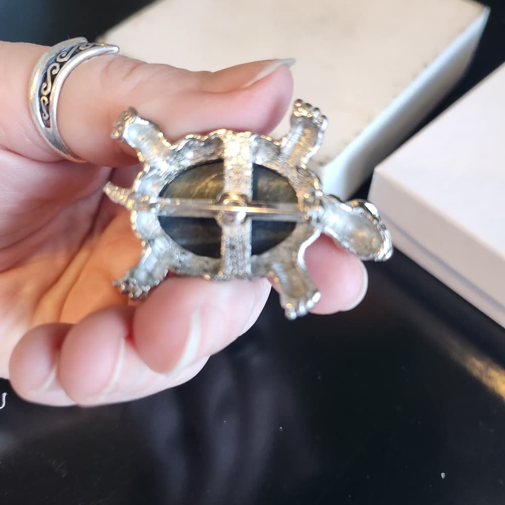 Silver Tone Turtle Brooch with Black Tiger's Eye Oval Stone Center - Thumbnail 4