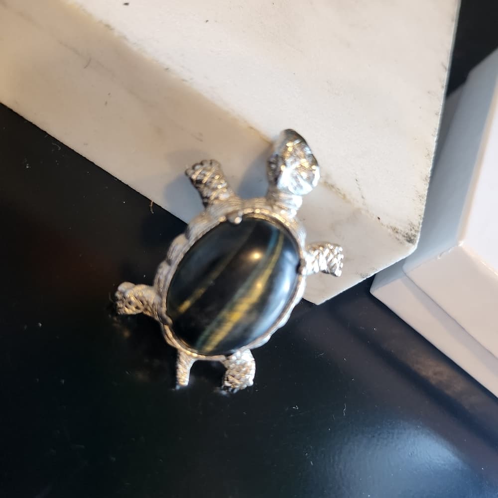Silver Tone Turtle Brooch with Black Tiger's Eye Oval Stone Center - Thumbnail 3