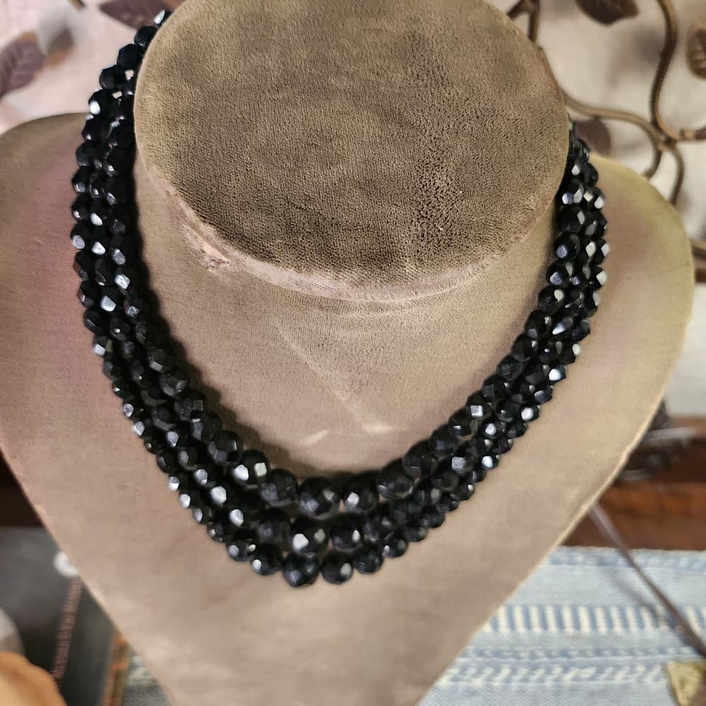 Vintage Laguna Graduated Black Fauceted Glass Beaded 16" Triple Strand Necklace - Thumbnail 3