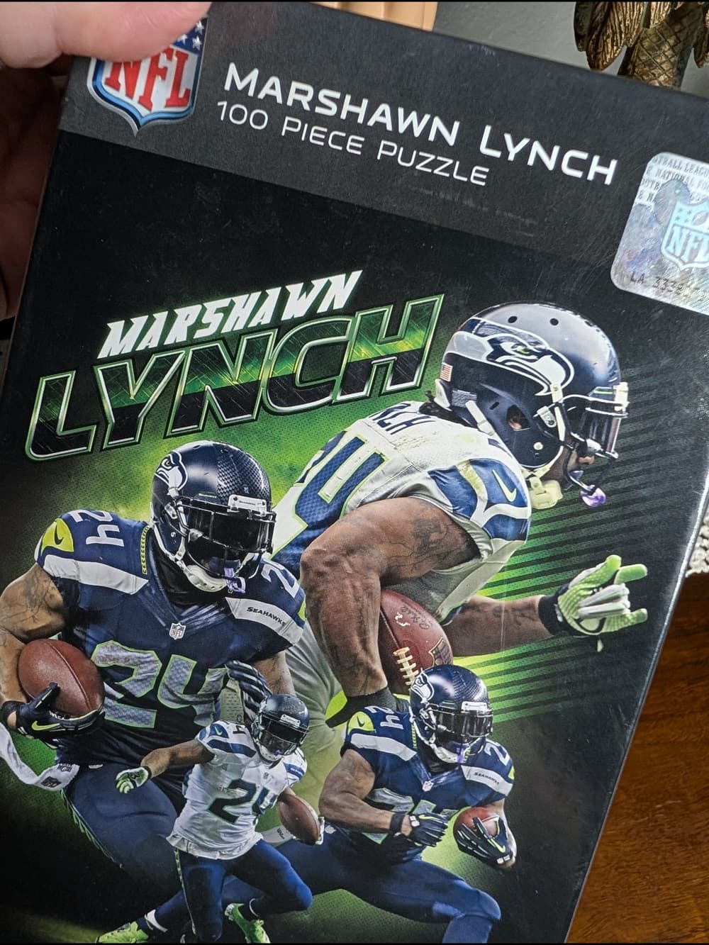 Marshawn Lynch NFL 100-Piece Jigsaw Puzzle - Black & Green NIB - Thumbnail 5