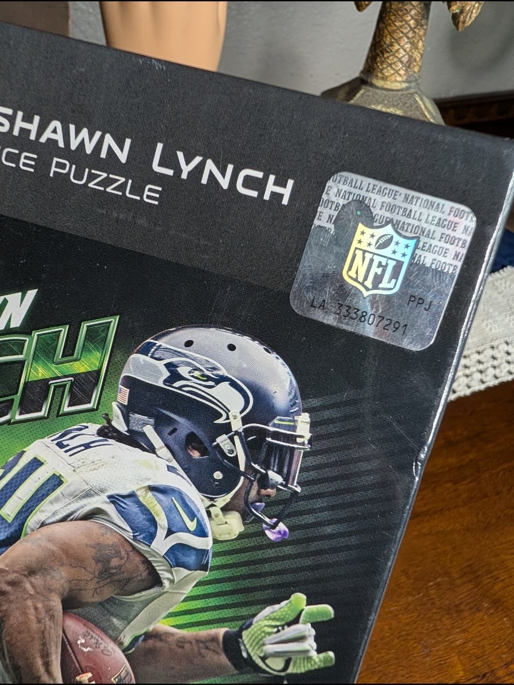 Marshawn Lynch NFL 100-Piece Jigsaw Puzzle - Black & Green NIB - Thumbnail 4