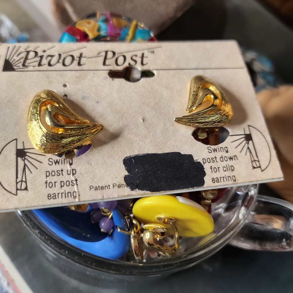 Colorful Costume Cip On Earring Assortment in Clear Vintage Glass Cup - Thumbnail 4