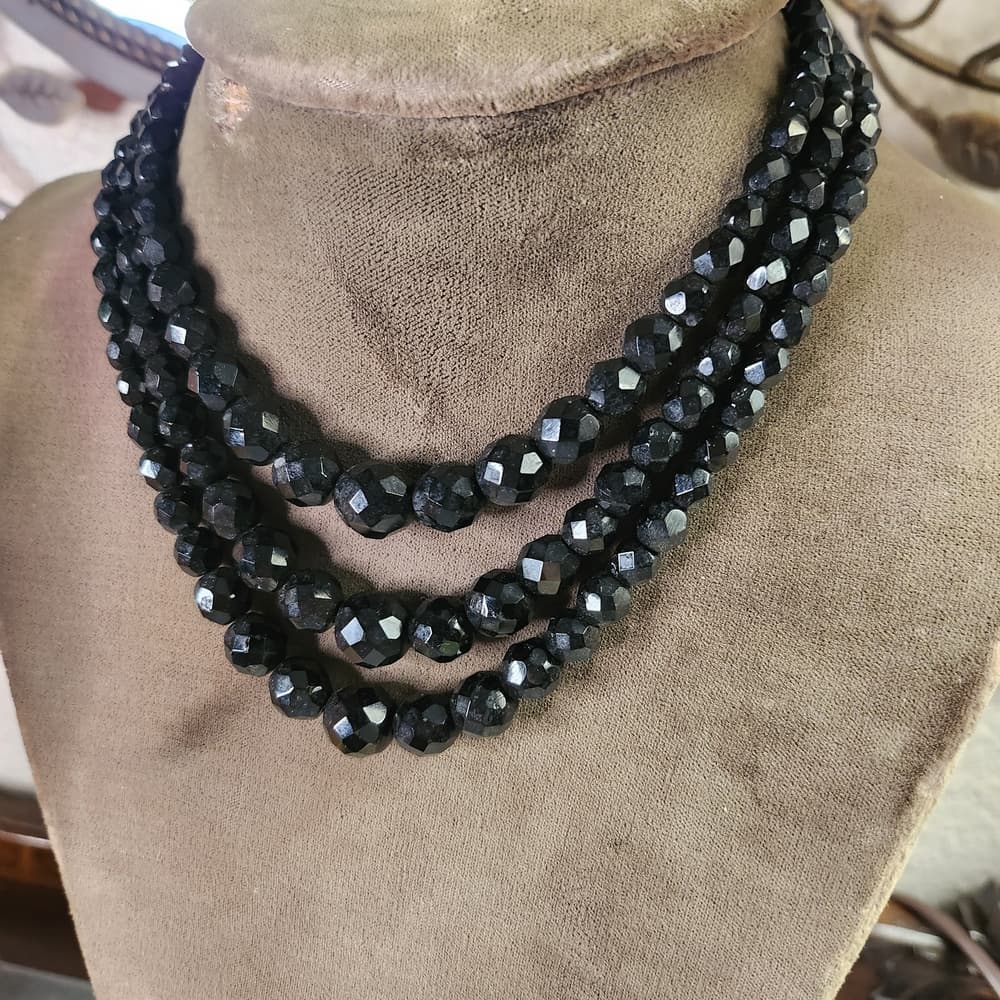 Vintage Laguna Graduated Black Fauceted Glass Beaded 16" Triple Strand Necklace - Thumbnail 4