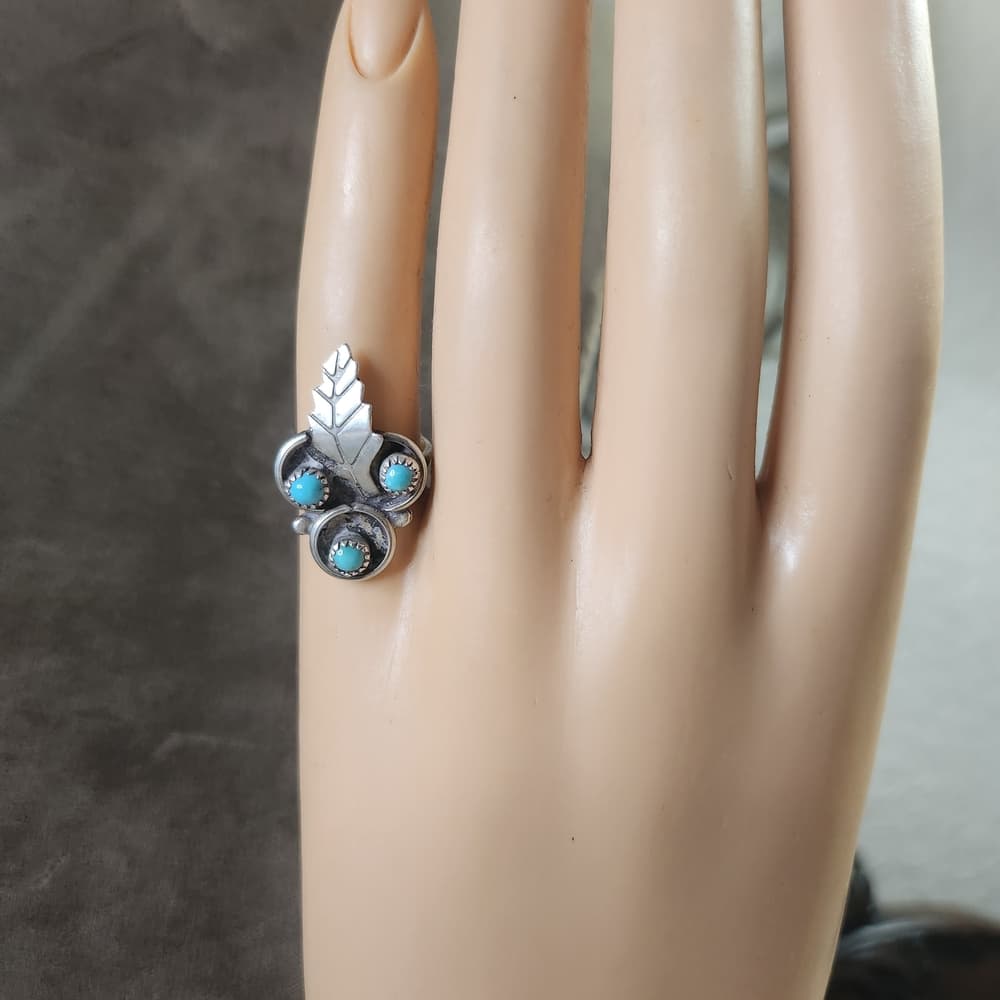 Vintage Sterling Silver And Turquoise ZUNI Native Snake Eye Leaf Ring Sz 5