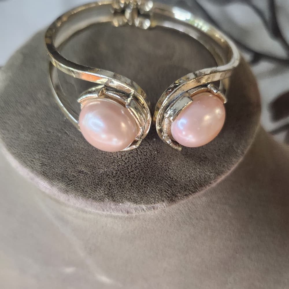 Vintage Gold Tone Hinged Clamp Style Cuff Style Bracelet Soft Pink Cabs - Thumbnail 7