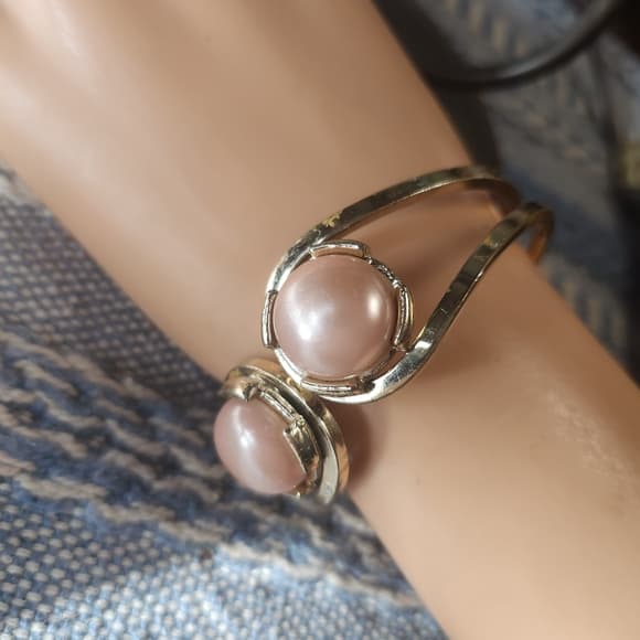Vintage Gold Tone Hinged Clamp Style Cuff Style Bracelet Soft Pink Cabs - Thumbnail 11