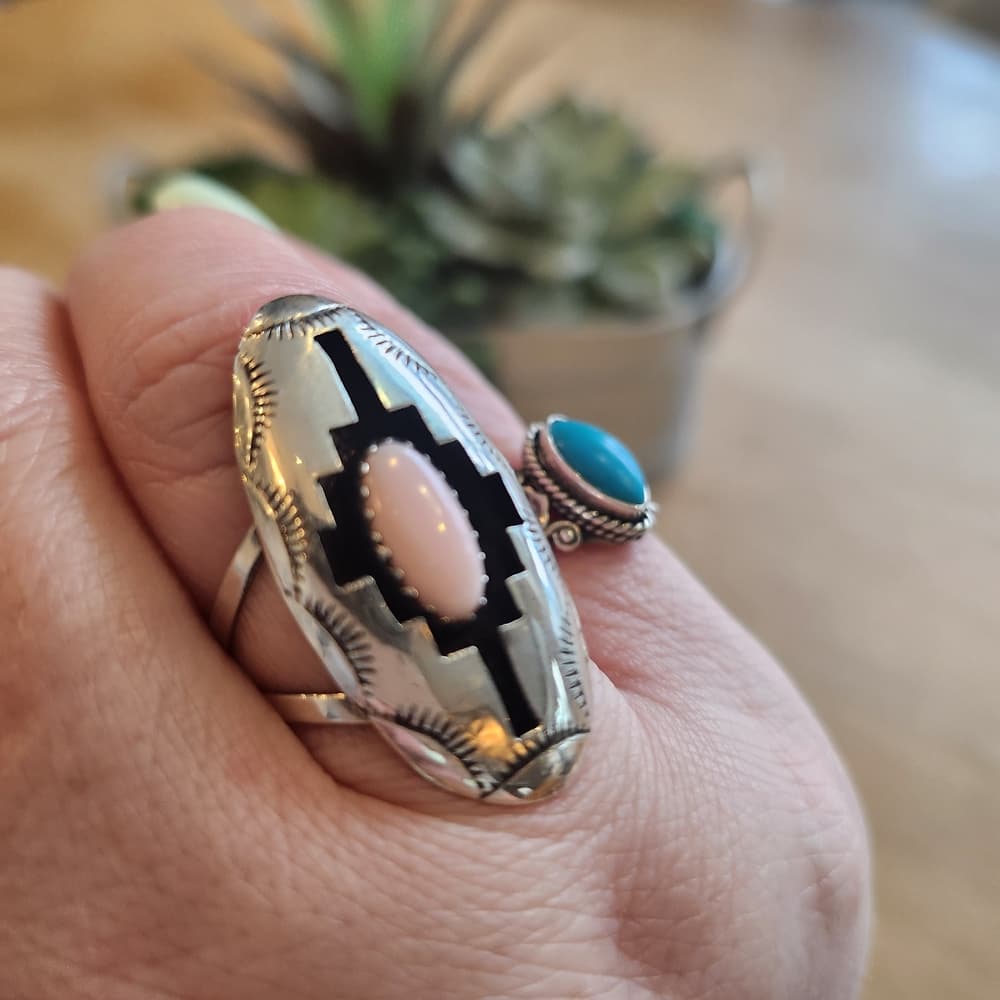 Signed Felix Perry Navajo Pink Conch Sterling Silver Ring | Size 8 Shadow Box - Thumbnail 9