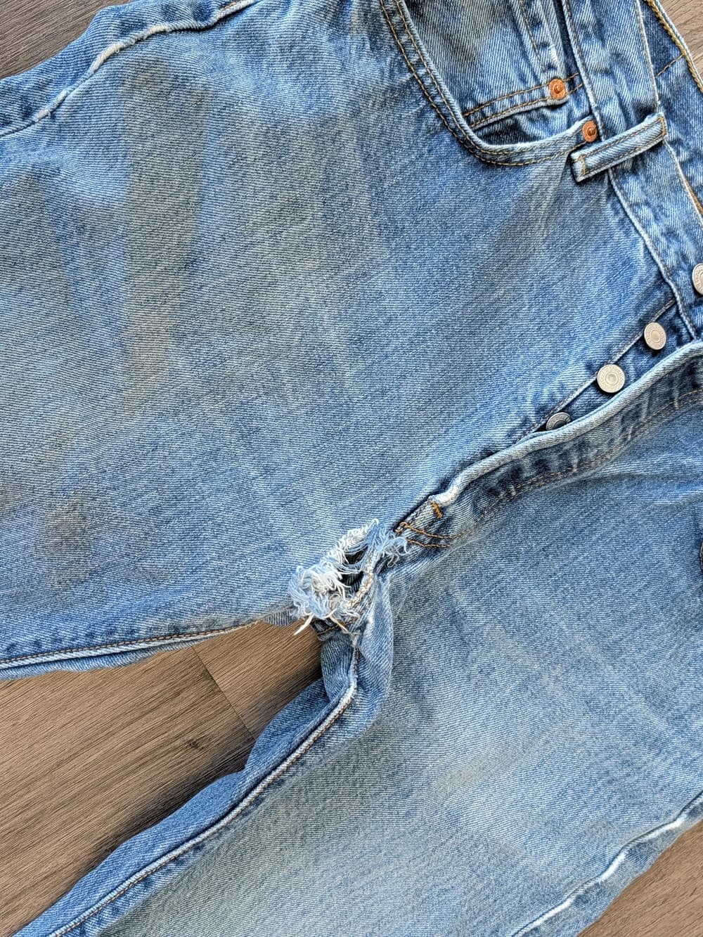 Levi's 501 Light Blue Naturally Distressed Thrashed Denim Jeans Hole In Crotch - Thumbnail 2