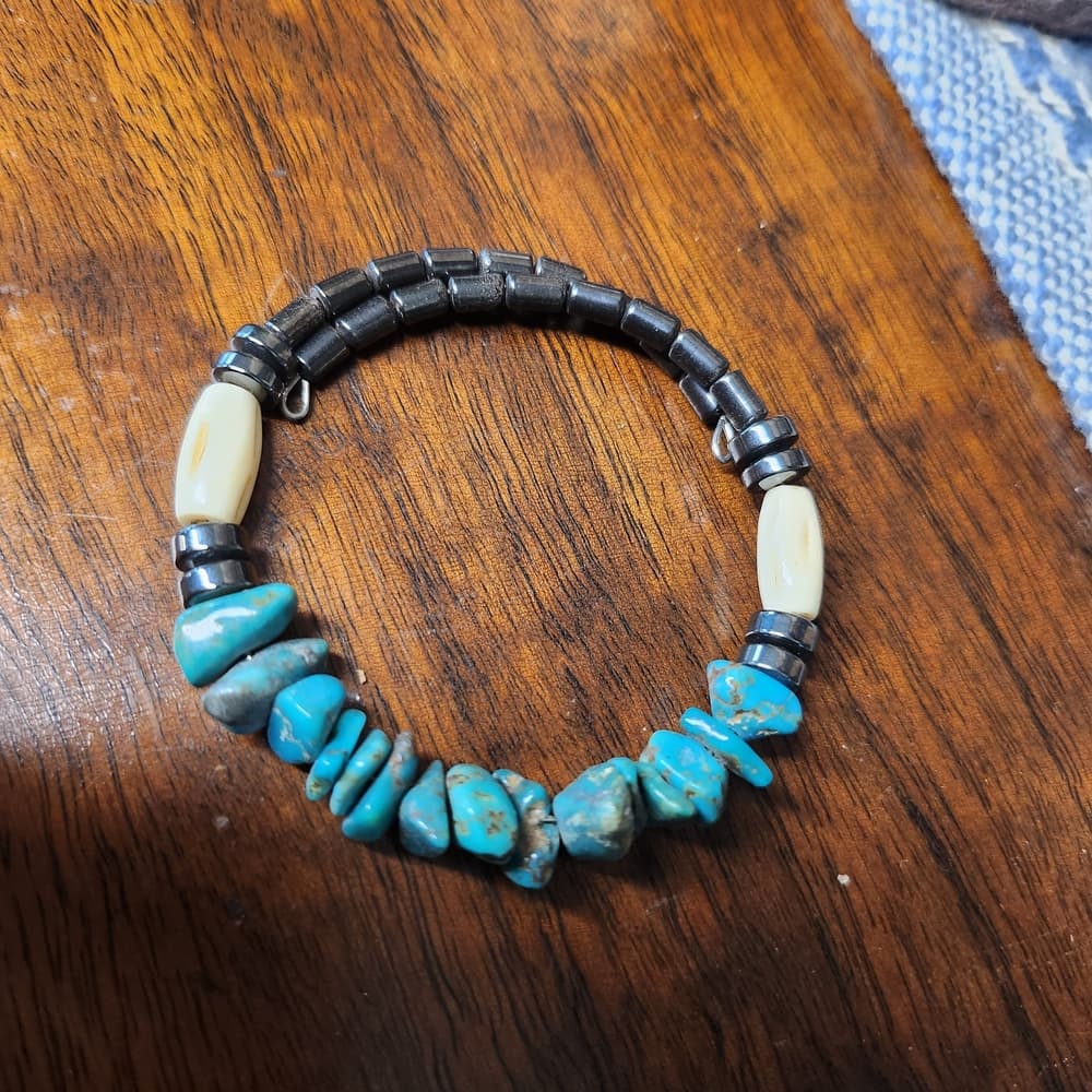 Turquoise Bone and Hemitite Beaded Wire Adjustable Length Bracelet - Thumbnail 4