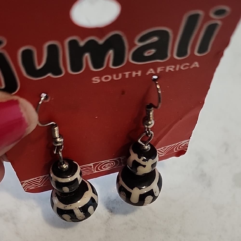 Jumali Black and White Hand Painted South African Beaded Tribal Earrings - Thumbnail 2