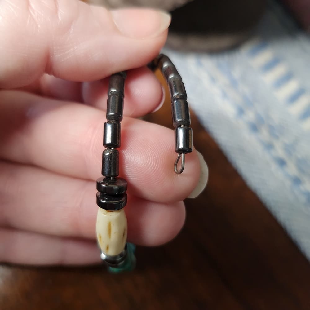 Turquoise Bone and Hemitite Beaded Wire Adjustable Length Bracelet - Thumbnail 3