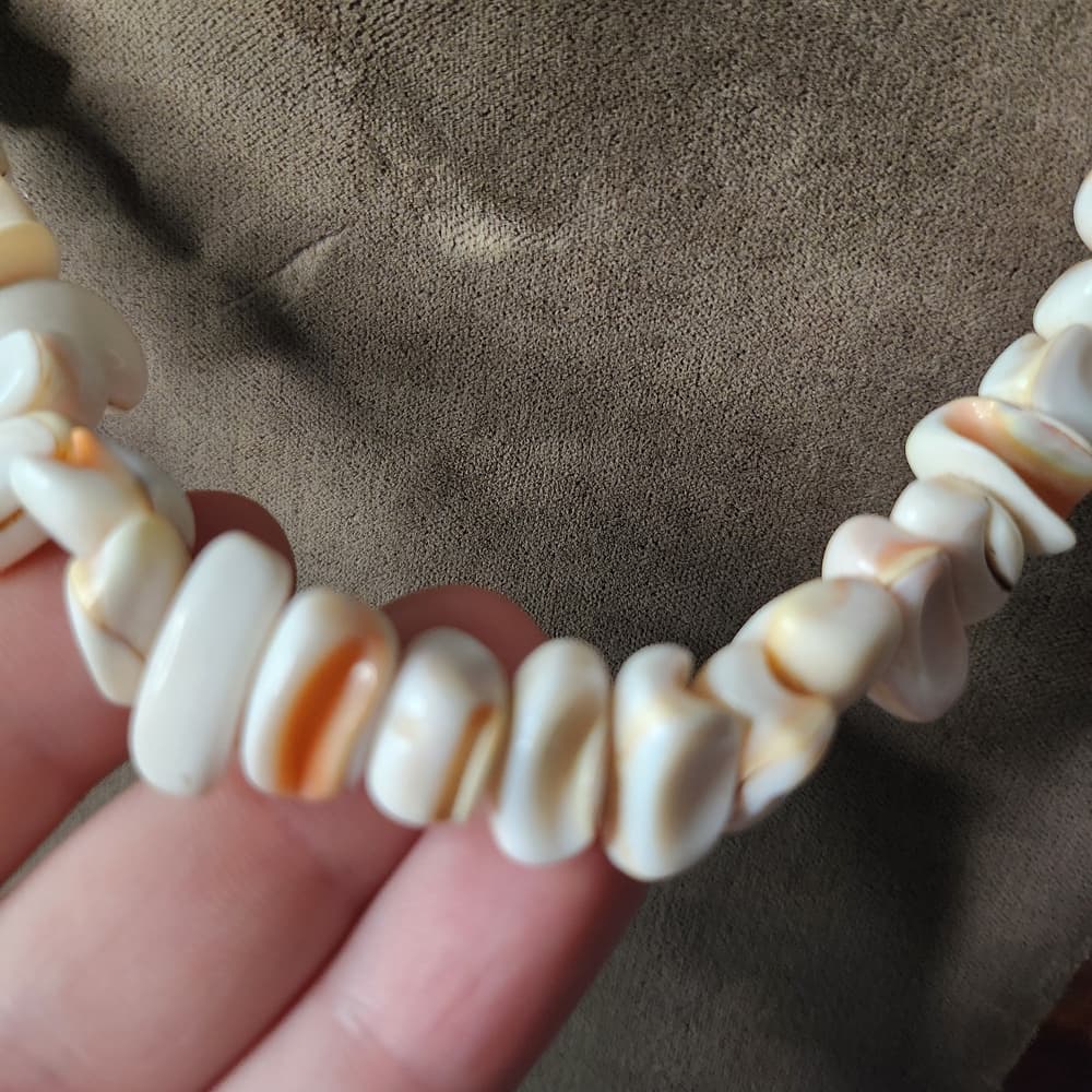 Vintage Chunky Shell Necklace Pink Orange Cream Colors With Wood Beads - Thumbnail 3