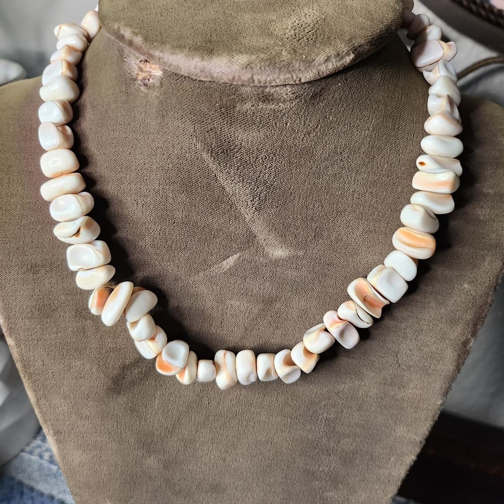 Vintage Chunky Shell Necklace Pink Orange Cream Colors With Wood Beads