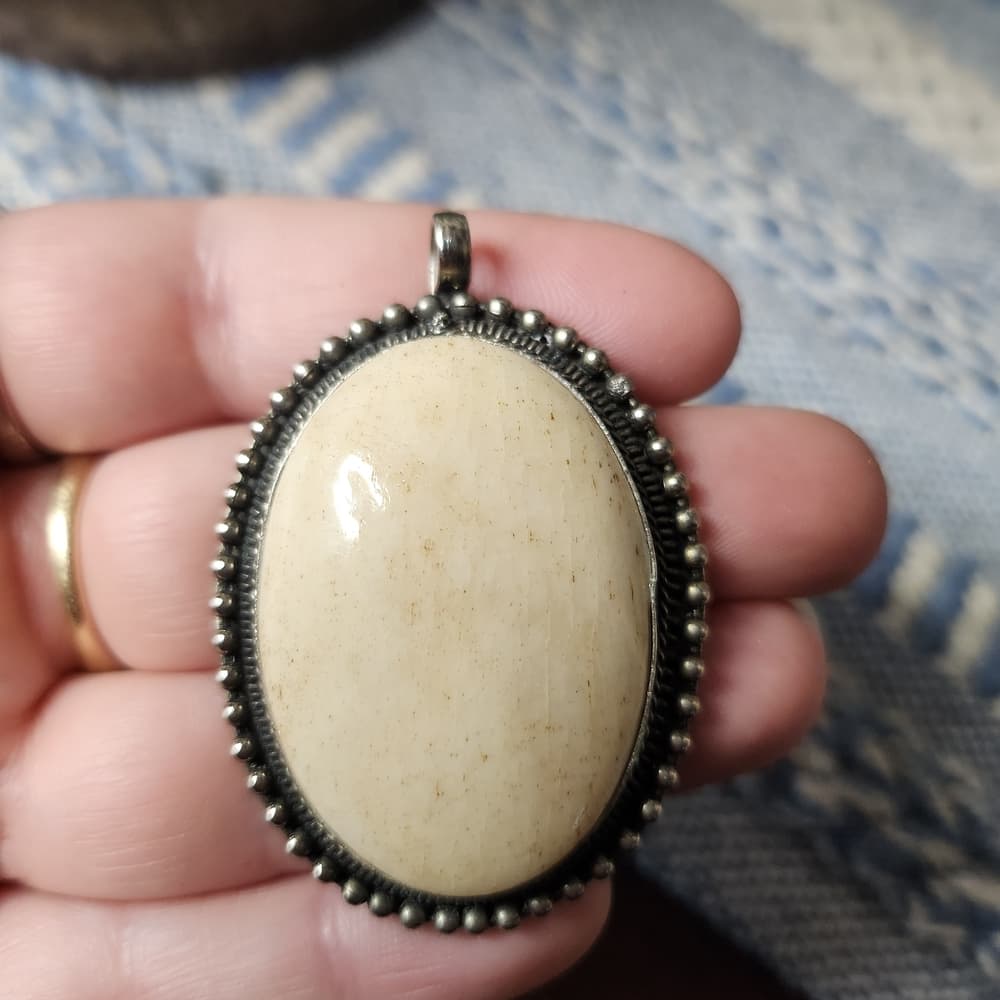 Vintage Silver And Cream Bone Oval Pendant Necklace - Thumbnail 3