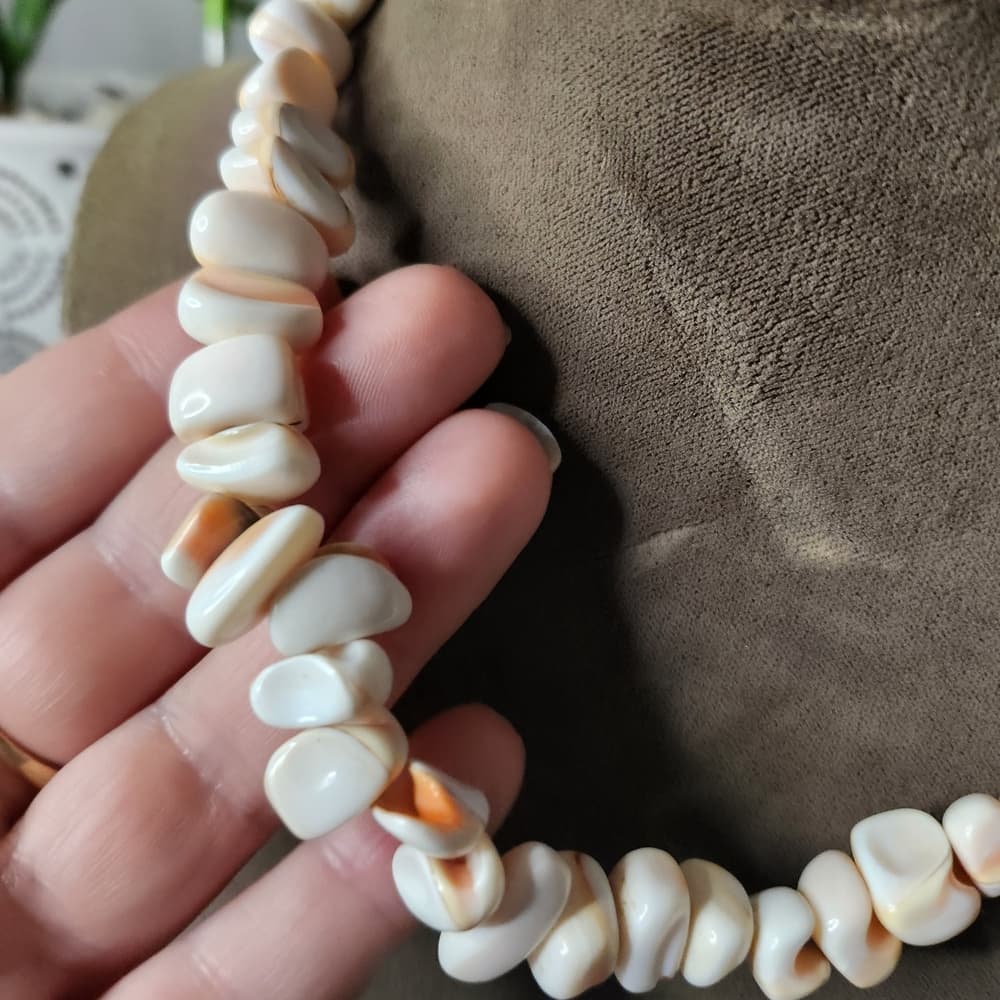 Vintage Chunky Shell Necklace Pink Orange Cream Colors With Wood Beads - Thumbnail 2