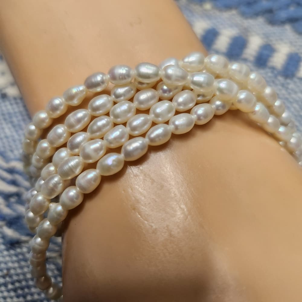Vintage Five Strand Pearl Costume. Bracelet With Gold Clasp - Thumbnail 2