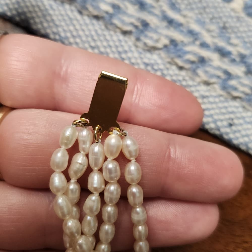 Vintage Five Strand Pearl Costume. Bracelet With Gold Clasp - Thumbnail 6