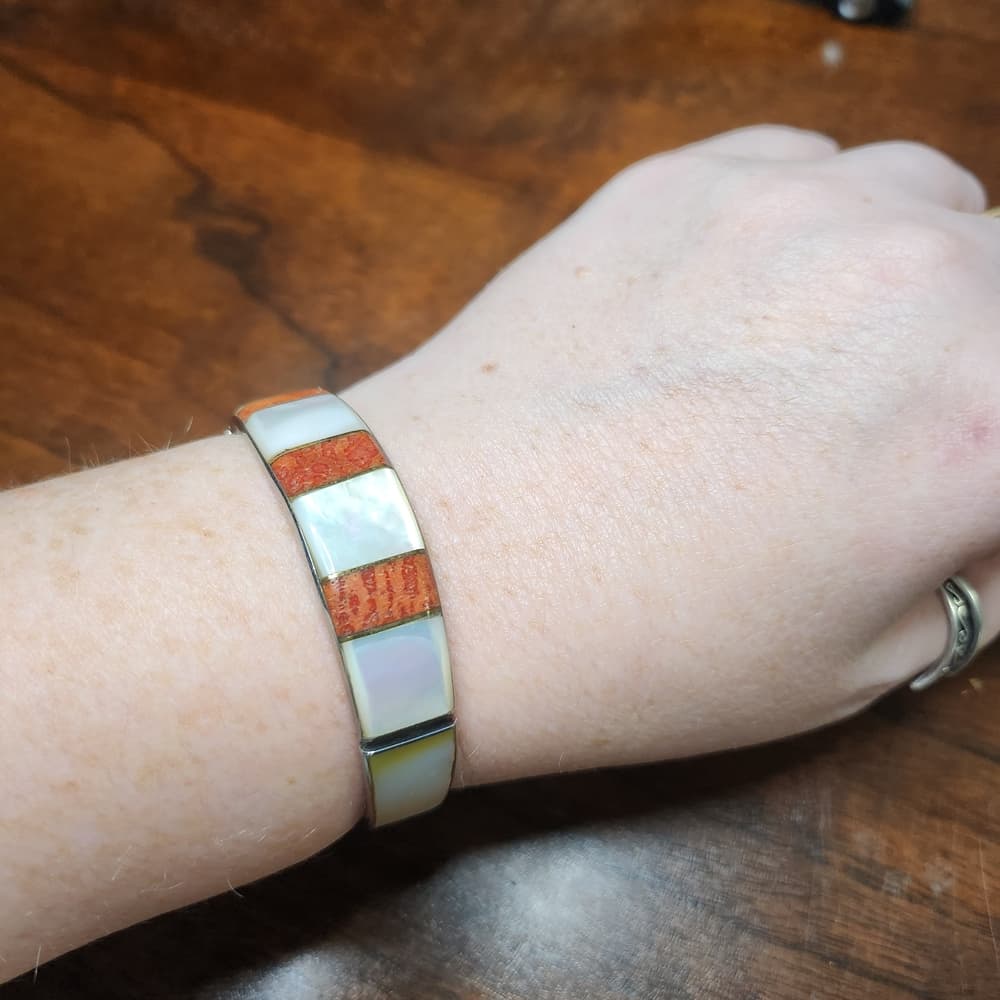 Vintage Southwest Style Silver Mother Of Pearl And Spiny Oyster Inlay Bracelet - Thumbnail 6