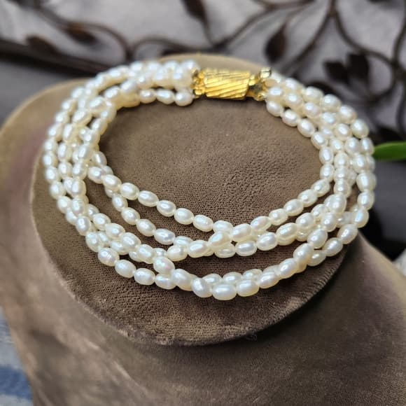 Vintage Five Strand Pearl Costume. Bracelet With Gold Clasp - Thumbnail 9