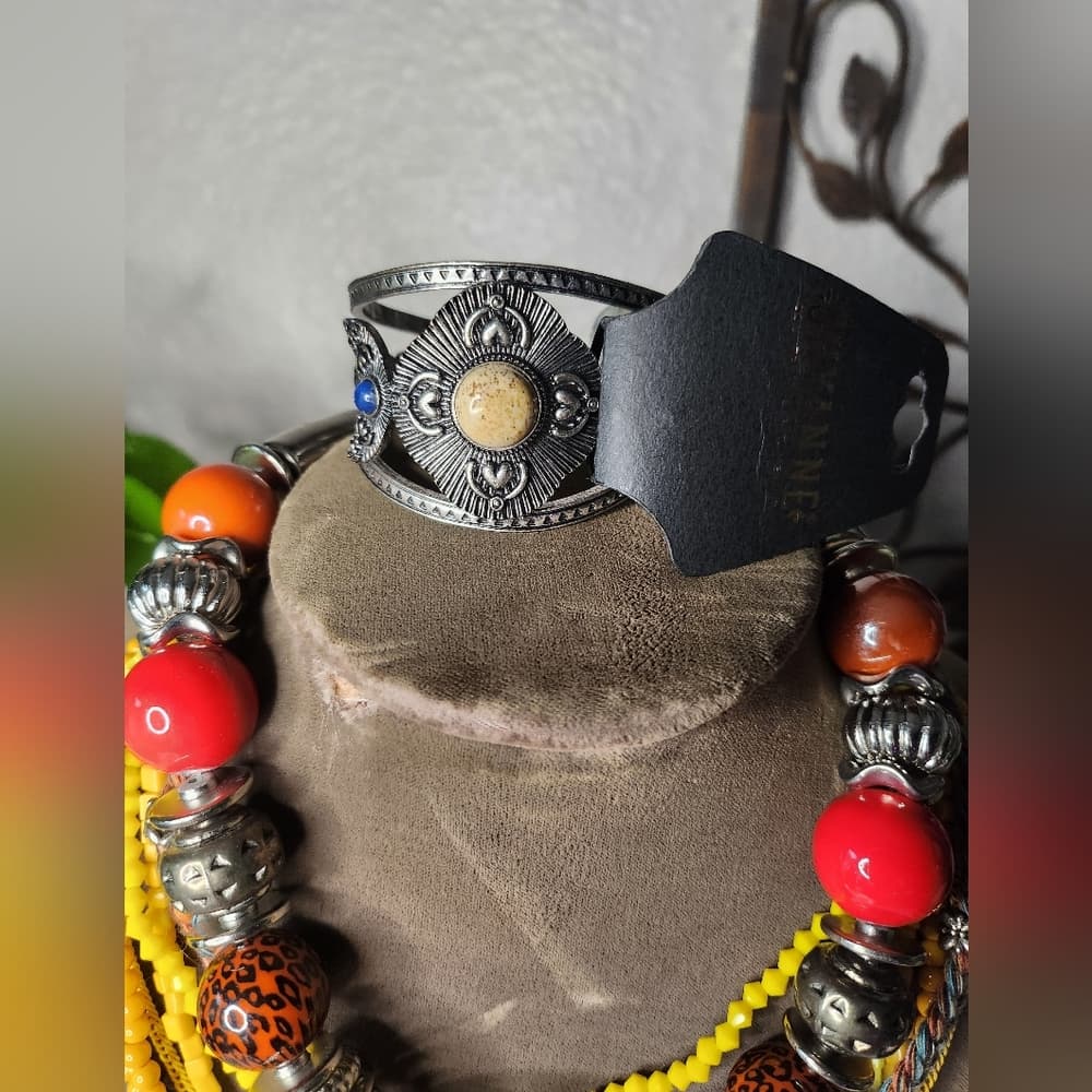 Western Chic Yellow and Red Beaded Necklace And Bracelet Bundle