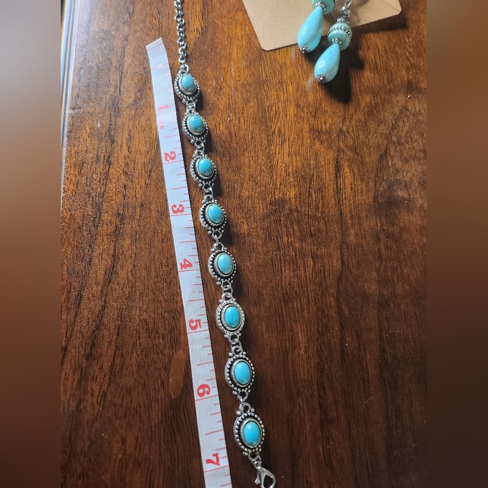 Chic Turquoise and Silver Tone Jewelry Bundle Earrings Bracelet Ring - Thumbnail 7
