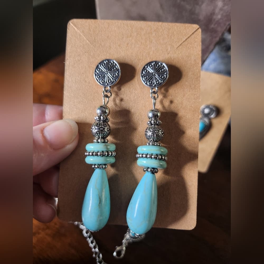 Chic Turquoise and Silver Tone Jewelry Bundle Earrings Bracelet Ring - Thumbnail 2