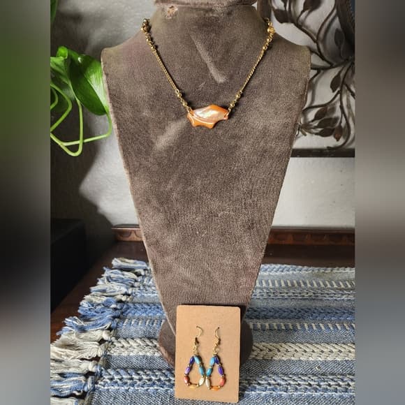 Gold + Orange Shell Choker With Rainbow Dyed Mother Of Pearl Rice Beaded Earring - Thumbnail 10