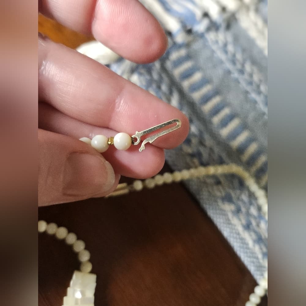 Beautiful Vintage White Mother Of Pearl Shell Bib Fringe Necklace - Thumbnail 7