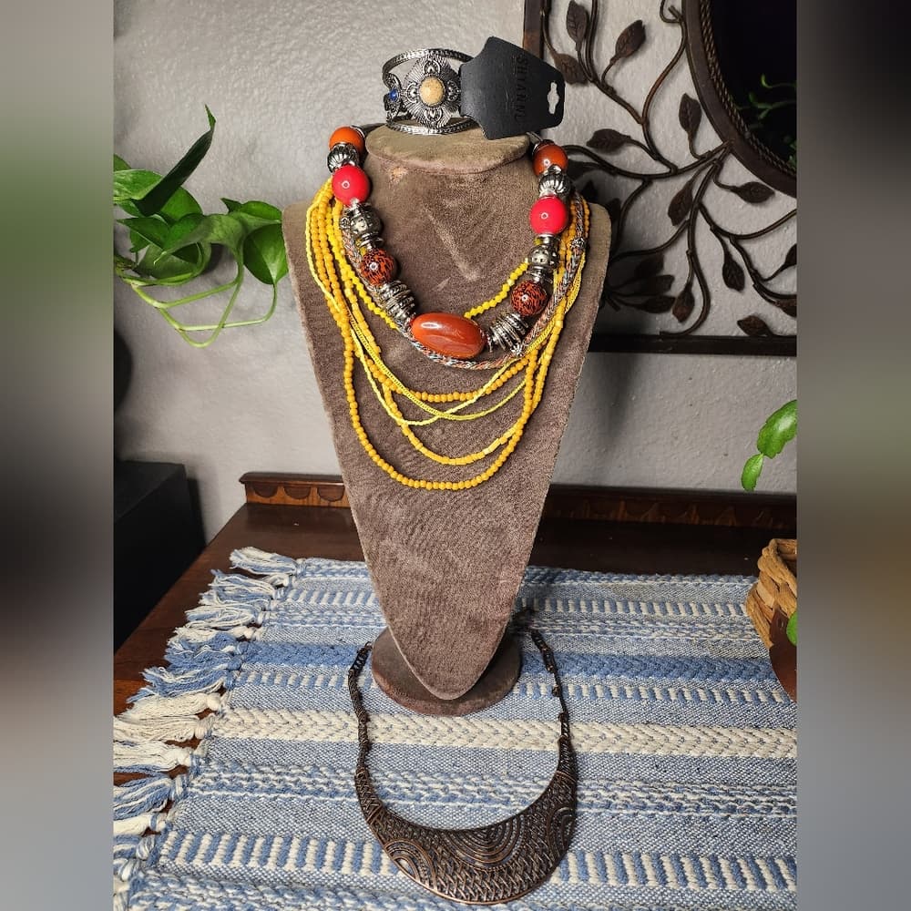 Western Chic Yellow and Red Beaded Necklace And Bracelet Bundle - Thumbnail 11