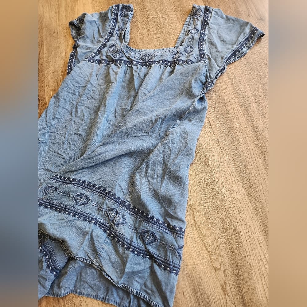 Abercrombie & Fitch Blue Lyocell Denim Look Embroidered Accent Ruffle Sleeve - Thumbnail 4