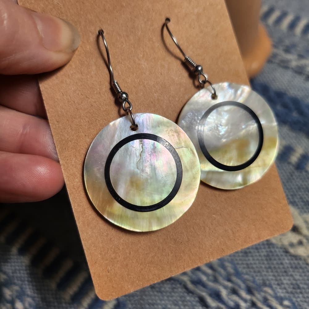 Chic Boho Round MOP Shell Disc Dangle Earrings White And Black Luster - Thumbnail 3