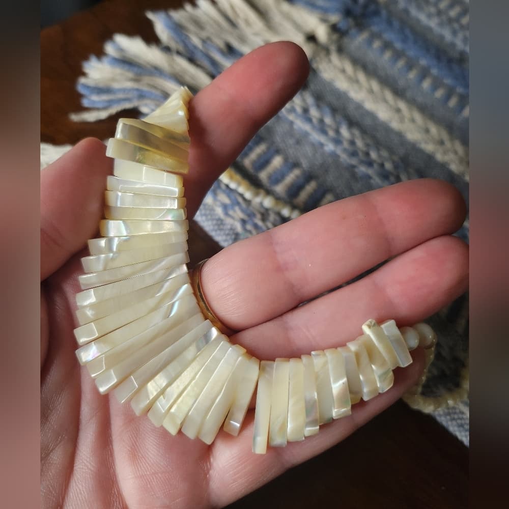 Beautiful Vintage White Mother Of Pearl Shell Bib Fringe Necklace - Thumbnail 8