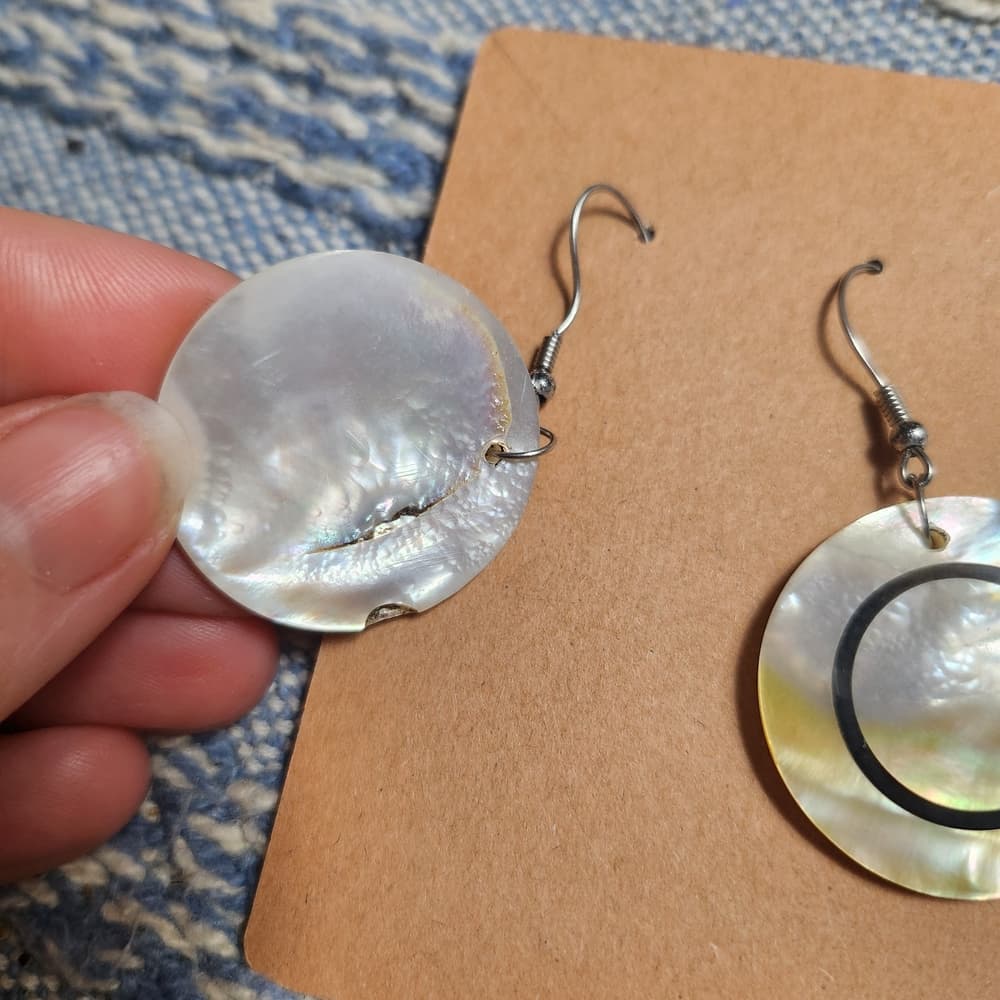 Chic Boho Round MOP Shell Disc Dangle Earrings White And Black Luster - Thumbnail 4