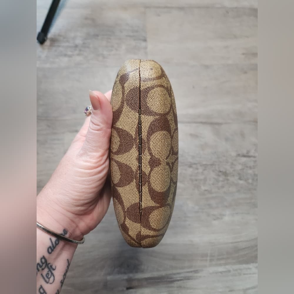 Coach Tan and Brown Large Chunky Clam Shell Sunglasses Case - Thumbnail 5