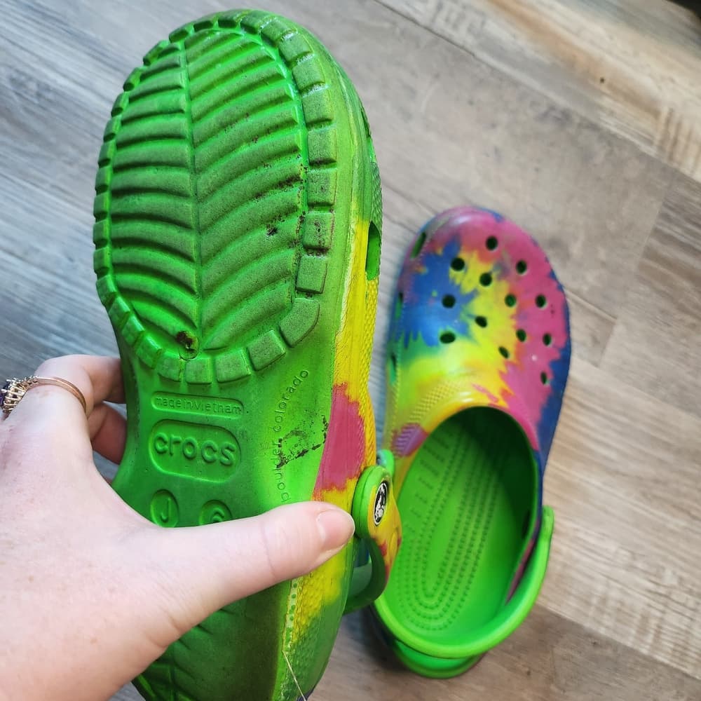 Vibrant Color CROCS Junior Tie-Dye Slip On Shoes Size 6 M 8 W - Thumbnail 2