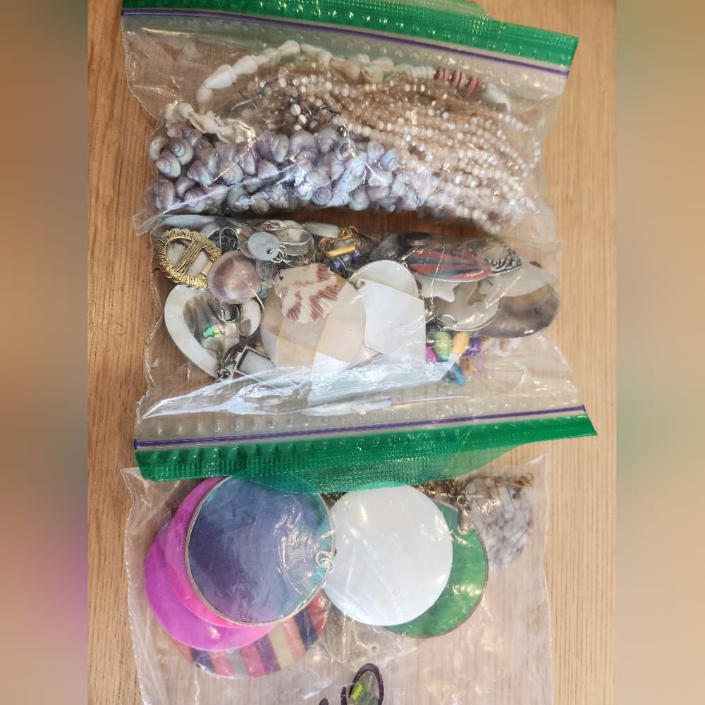 Assorted Shell and Bead Jewelry Collection - Thumbnail 8