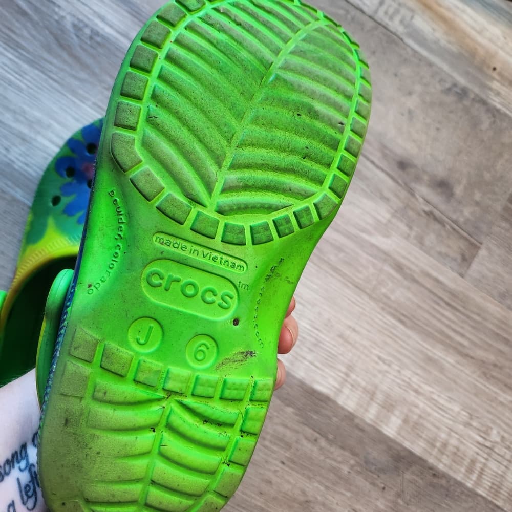 Vibrant Color CROCS Junior Tie-Dye Slip On Shoes Size 6 M 8 W - Thumbnail 5