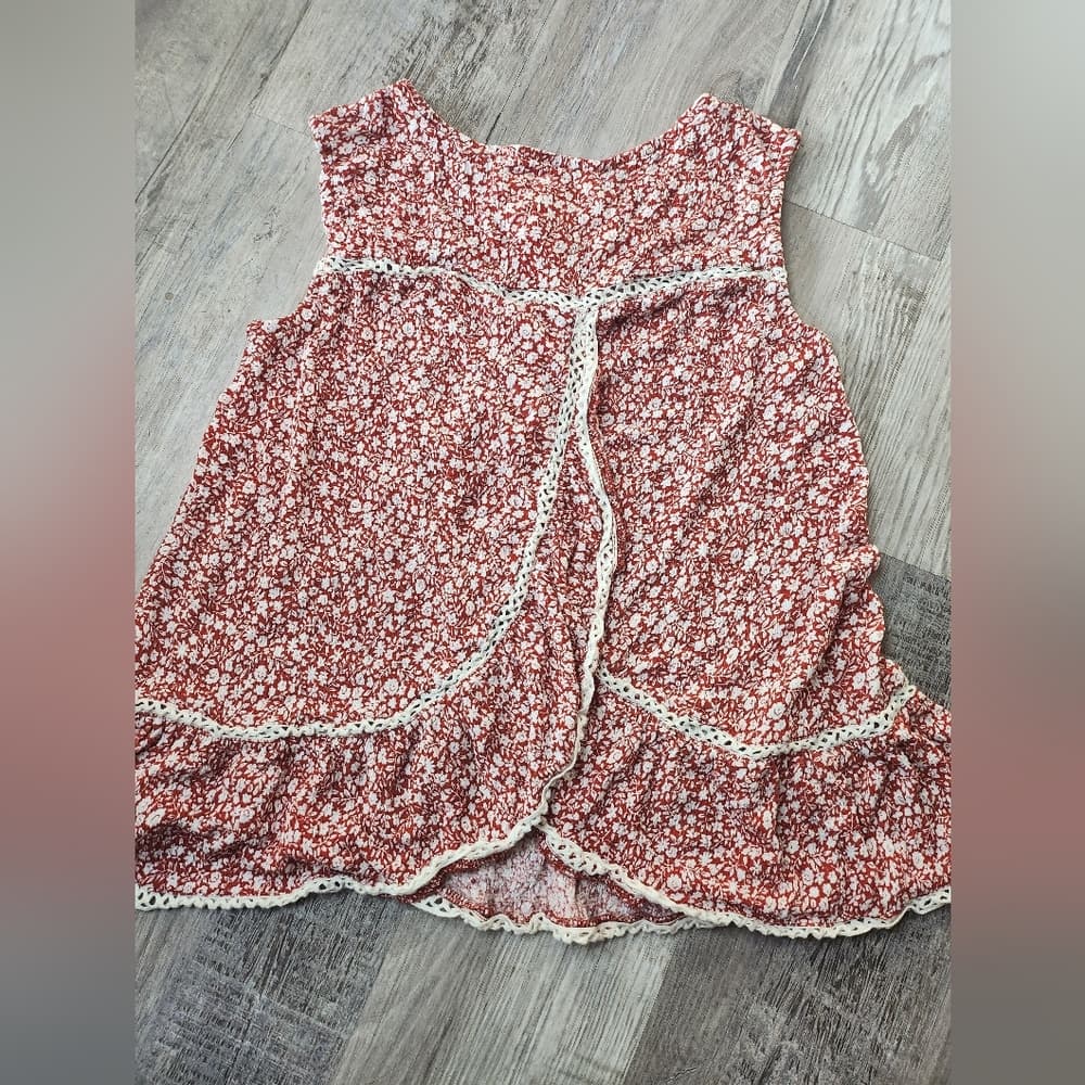 Anthropologie Maeve Red and White Floral Lace Trim Open Back Top - Thumbnail 3