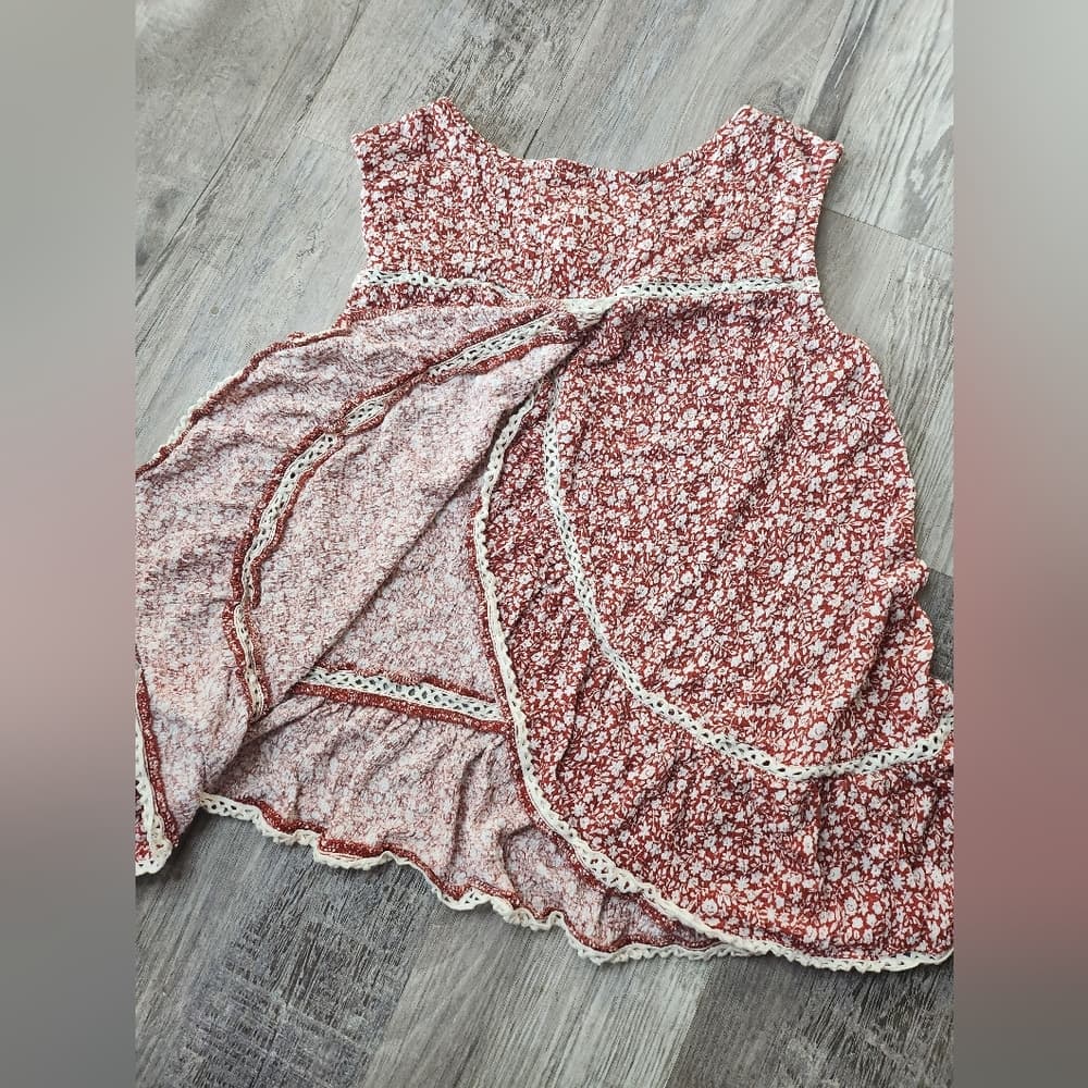 Anthropologie Maeve Red and White Floral Lace Trim Open Back Top - Thumbnail 4