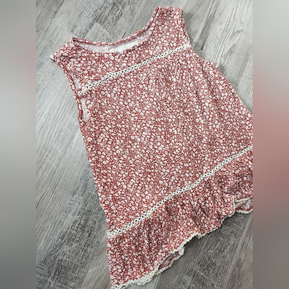 Anthropologie Maeve Red and White Floral Lace Trim Open Back Top