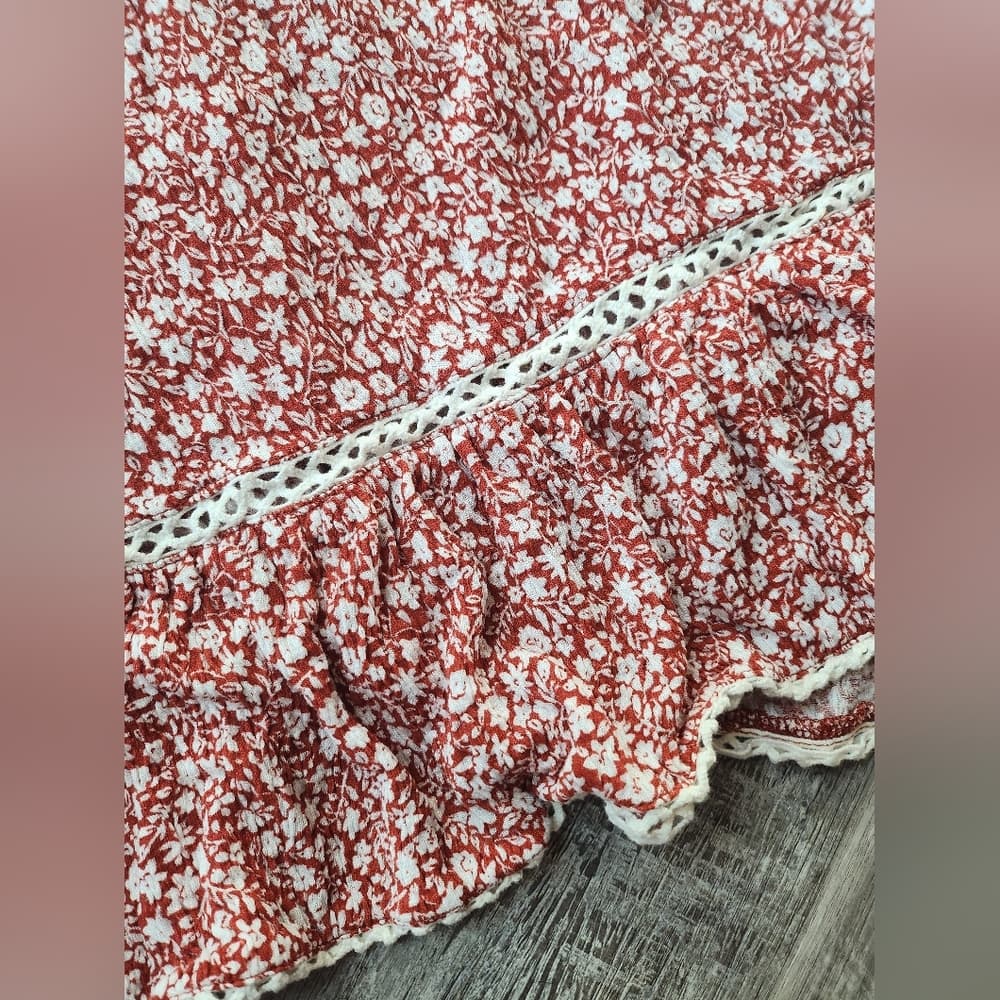 Anthropologie Maeve Red and White Floral Lace Trim Open Back Top - Thumbnail 2