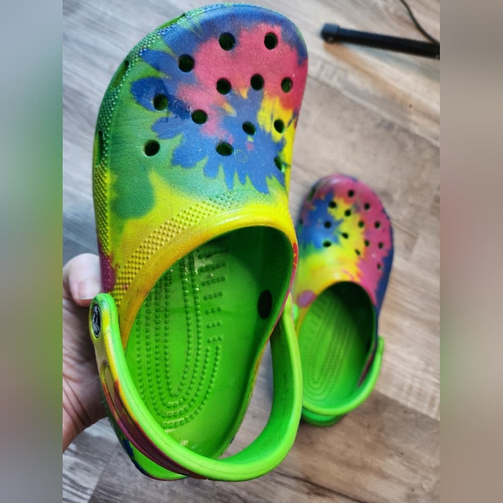 Vibrant Color CROCS Junior Tie-Dye Slip On Shoes Size 6 M 8 W - Thumbnail 3