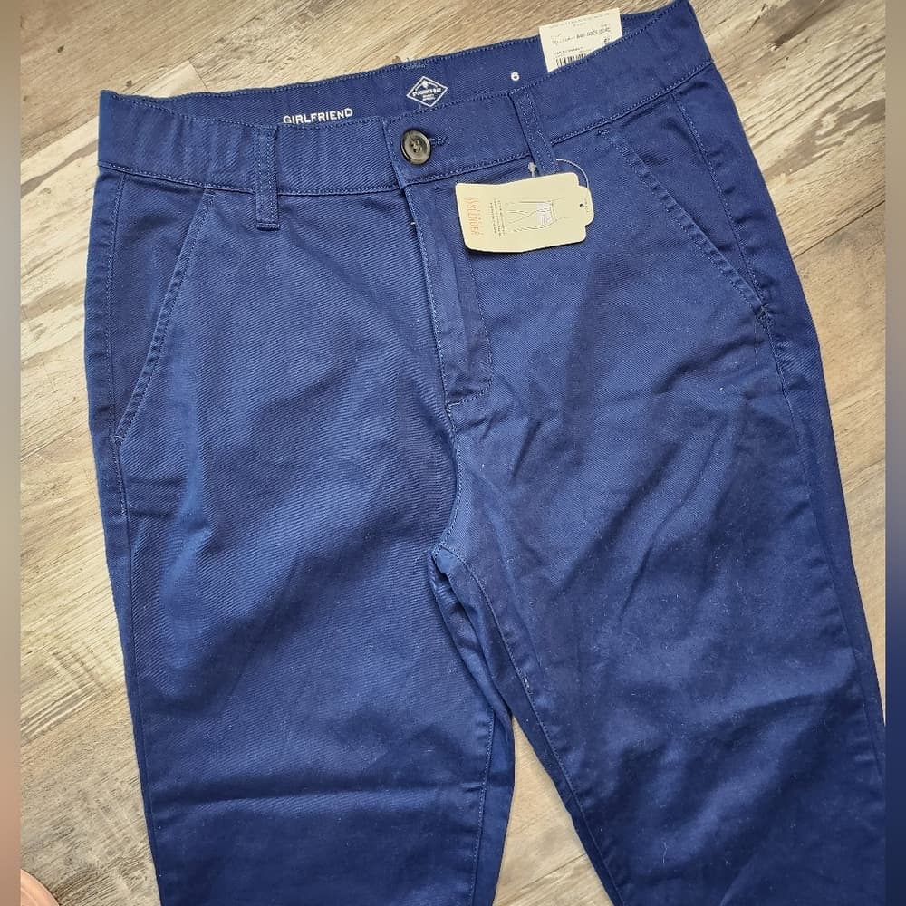 St. John's Bay Women's Navy Cropped Girlfriend Chinos - Thumbnail 2